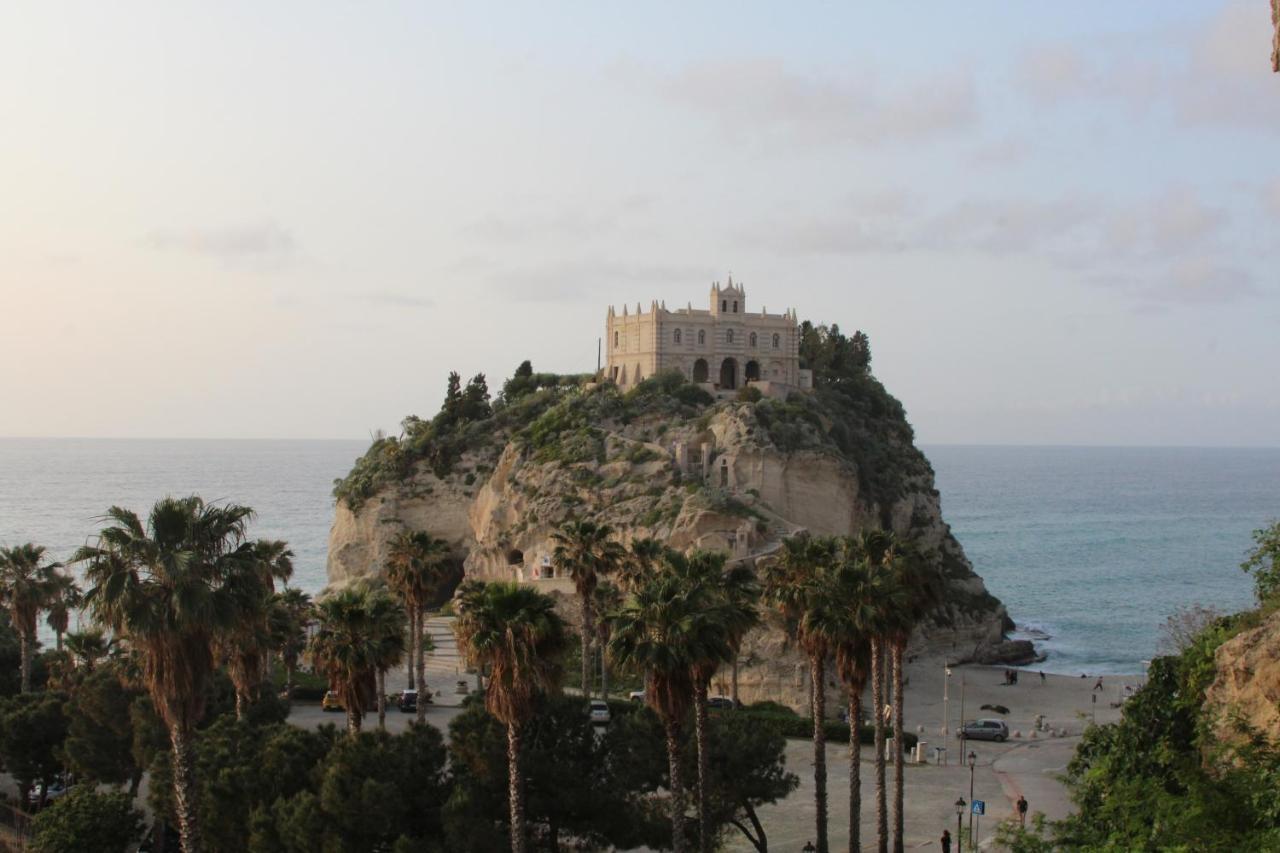 Don Francisco Rooms - Tropea Extérieur photo